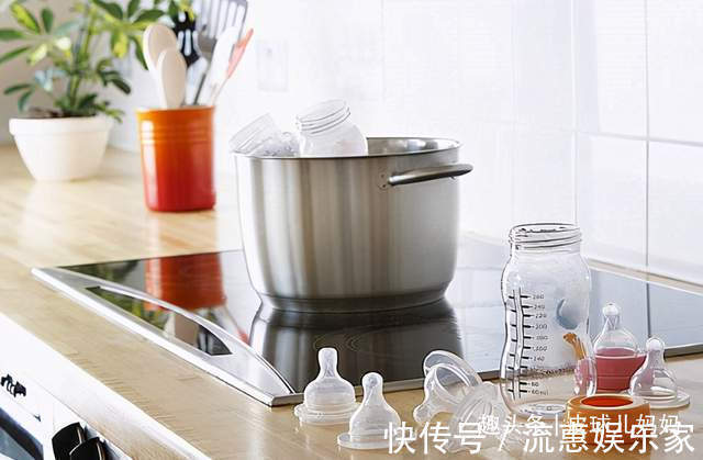 奶瓶|有种“偷懒”叫开水烫奶瓶，方便了大人，“坑”了孩子