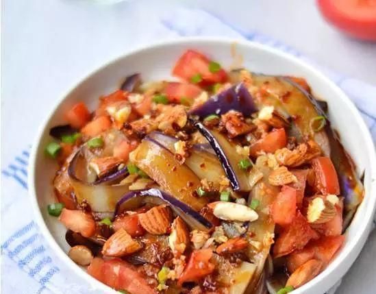  白糖|鸡肉炒菜花，拌杏仁茄子，蜜汁火方，糖醋拌莴笋的做法