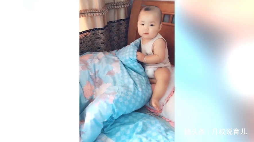 姐弟|萌娃睡醒了就去找姐姐,却被老姐冷落了, 网友弟弟好可爱