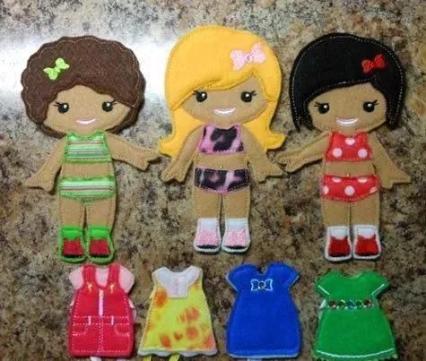 自制玩具熟练的妈妈用碎布给女儿做豪华的换装娃娃