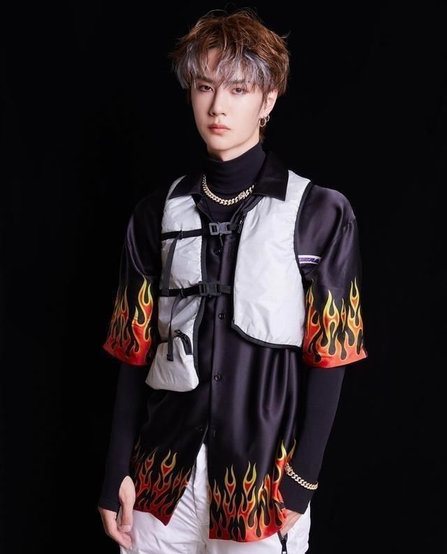 肖战 王一博是一个什么样的人钟汉良评价跟肖战一样