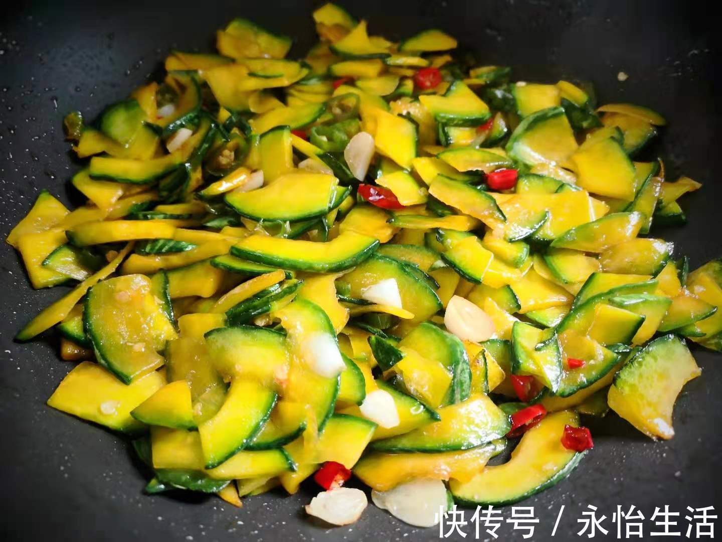 小面姨|夏天黄瓜丝瓜靠边站,多吃这瓜,明目解暑降三高,中老年人要多吃