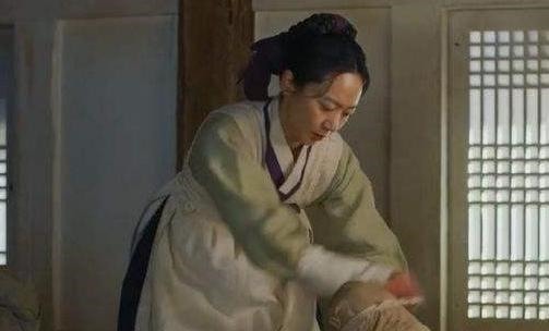 治病|在朝鲜古代，女医生不光是为女性治病，还有另外一种职责