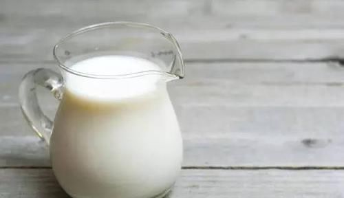 它是天然“助眠药”，睡前吃一点，宁心安神，让你轻松入睡