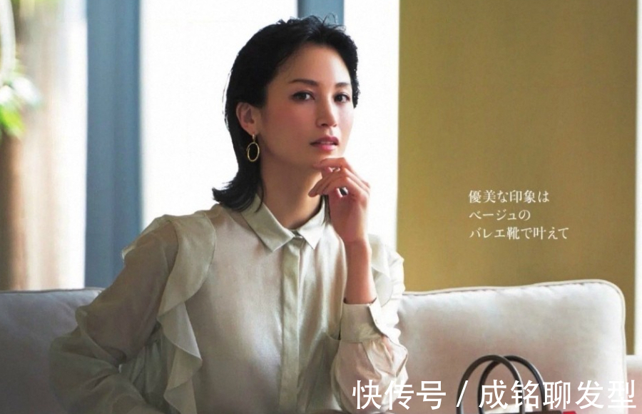 减龄 四五十岁的女性换发型,与其为了减龄去装嫩,不如优雅知性显高级