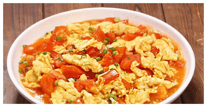 韭菜炒鸡蛋，一起炒还是分开炒教你正确做法，韭菜翠绿鸡蛋嫩滑