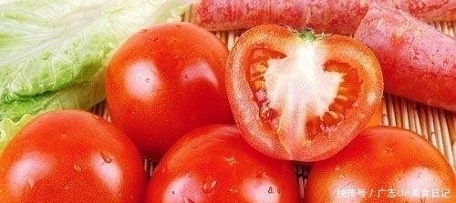 几秒钟|西红柿去皮不需开水烫,大厨教大家一个去皮方法,几秒钟就能搞定