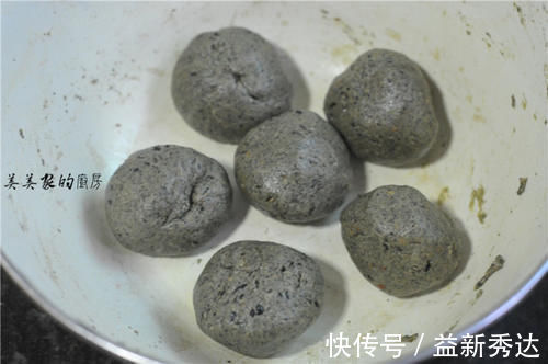 面团|年后早餐,老公爱上了它!平底锅一烙10分钟上桌,好吃还顶饱!