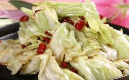 炒包菜怎么做才好吃？不要焯水，做好3步，包菜不软榻，味道香