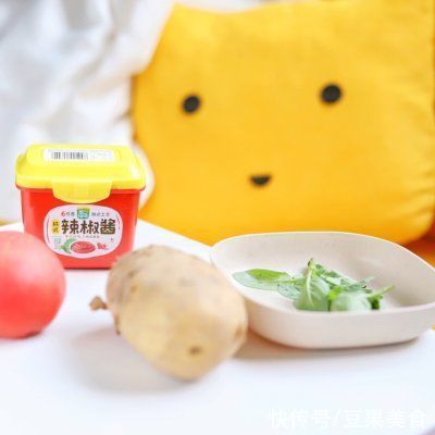 韩式|超简单10分钟下饭菜！韩式土豆烧番茄便当
