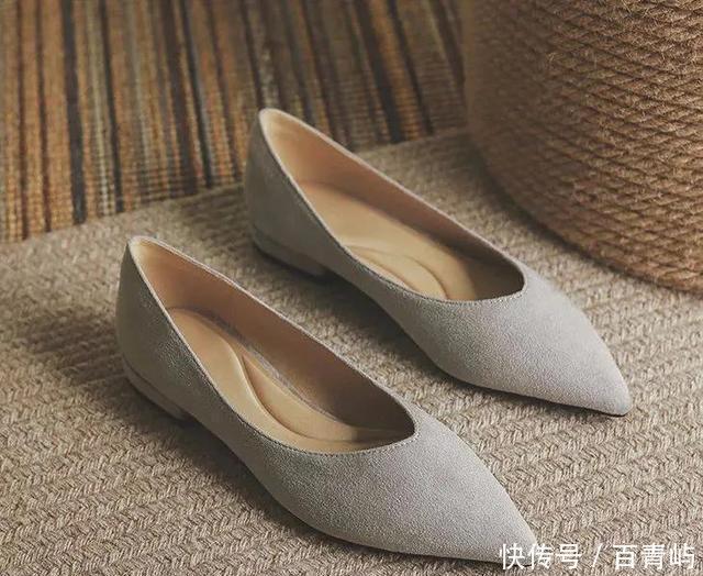 今春霸屏的单鞋,小尖头太显脚瘦了!穿上气质好迷人