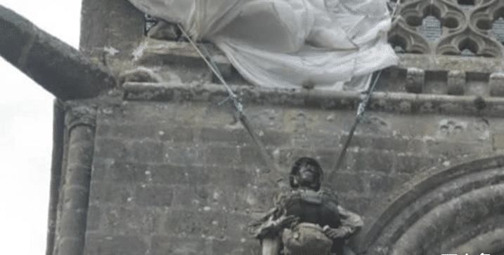 士兵|二战中一位美国空军装死保命，之后不仅获得嘉奖，还被后世铭记！