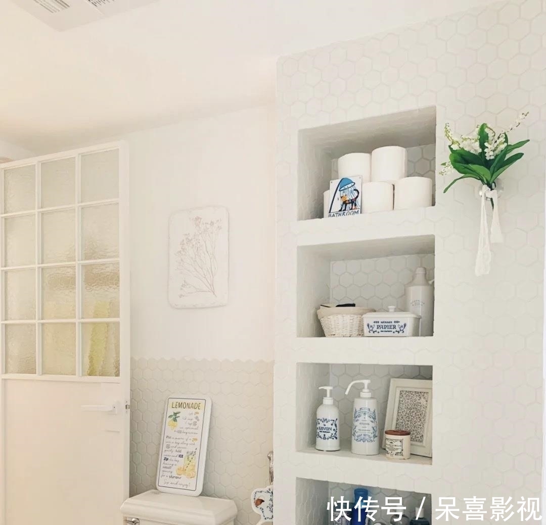 护墙板|参观了这个家,才明白什么叫高雅,全屋大白墙,竞没有一丝的俗气