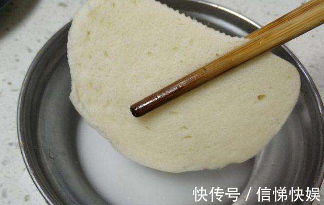 炸馒头片,有人直接炸,有人裹蛋液,都错了!这样做不吸油更酥脆