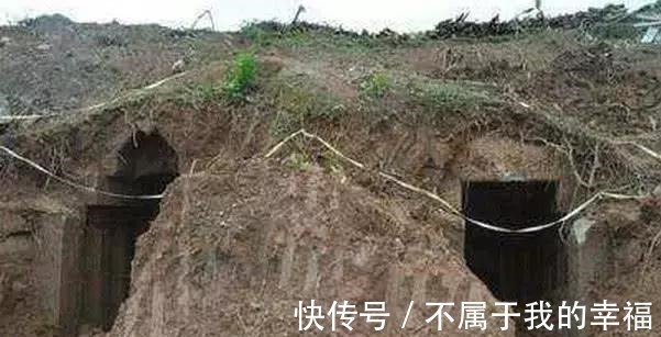 墓穴!一座古墓的棺椁上写着开者即死,考古人员冒险打开后却很高兴!