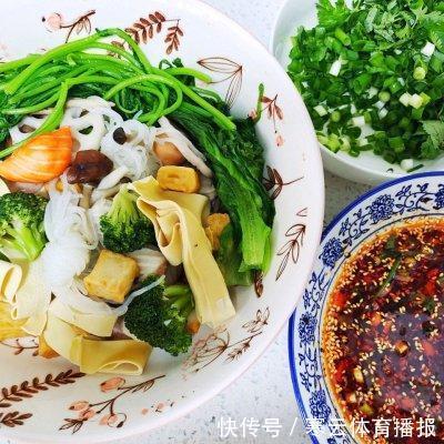 搅拌均匀|下班还点啥外卖,这道比麻辣烫还好吃的麻辣拌快到飞起