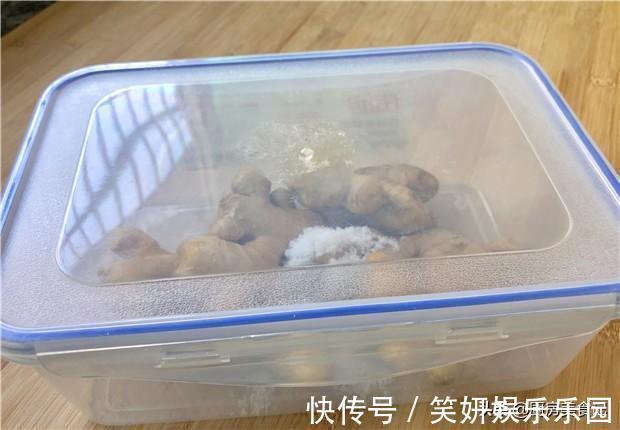 今天才知道,保存生姜这么简单,放半年不干瘪不发芽,越放越好吃