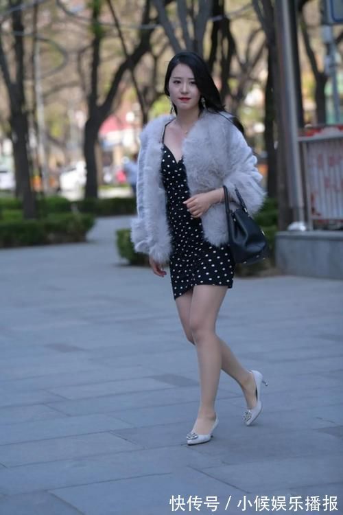毛皮外套 美女穿搭：毛皮外套搭配波点裙， 高贵时髦又显白