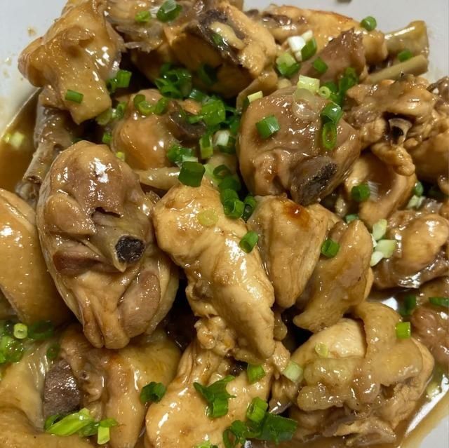 美食家常菜推荐：啤酒鸡块，蒜香虾仁玉米粒，西兰花口蘑鱼豆腐