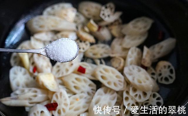 藕丝菜|天热出汗多，有钱没钱多给家人吃这菜，爽脆下饭又解暑，顺利度夏