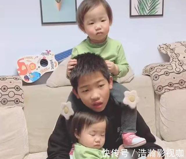 父母|儿子向妈妈要了10年妹妹,不料宝妈一口气生了俩,儿子生无可恋