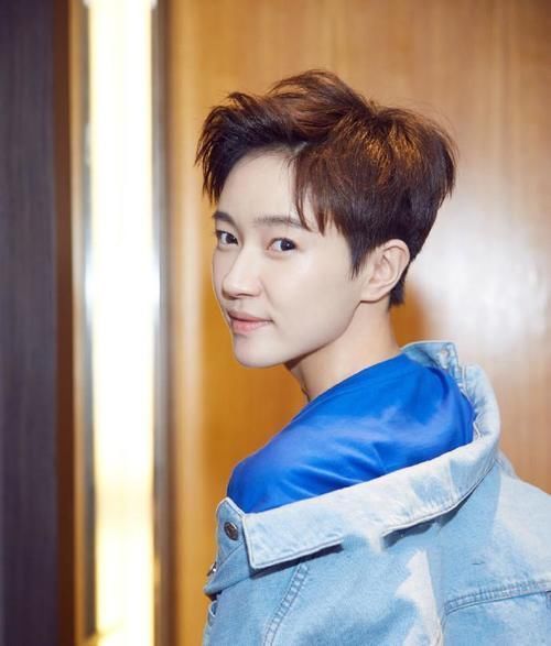 脸型|脸上有这个特征的女人,千万别留长发,土气显脸大,短发更适合你