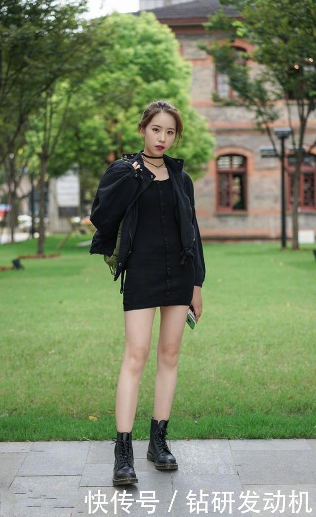 街拍美女身材微胖还带着一点婴儿肥,显得特别可爱