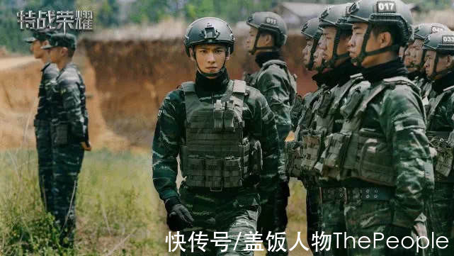 同样是演军人，肖战张译气场强，黄景瑜像小混混，差别在于体态？