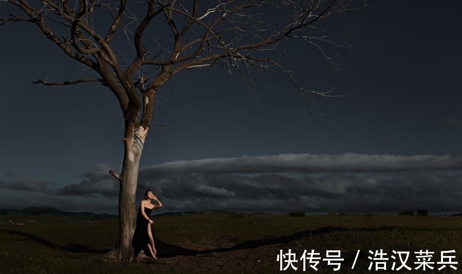 龙鹤$谁说当代无好诗?推荐30首佳作,写尽人生悲欢,深秋情思最动人心