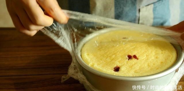 最简单的蛋糕做法,不用烤箱电饭锅,蒸一蒸,蓬松宣软不上火