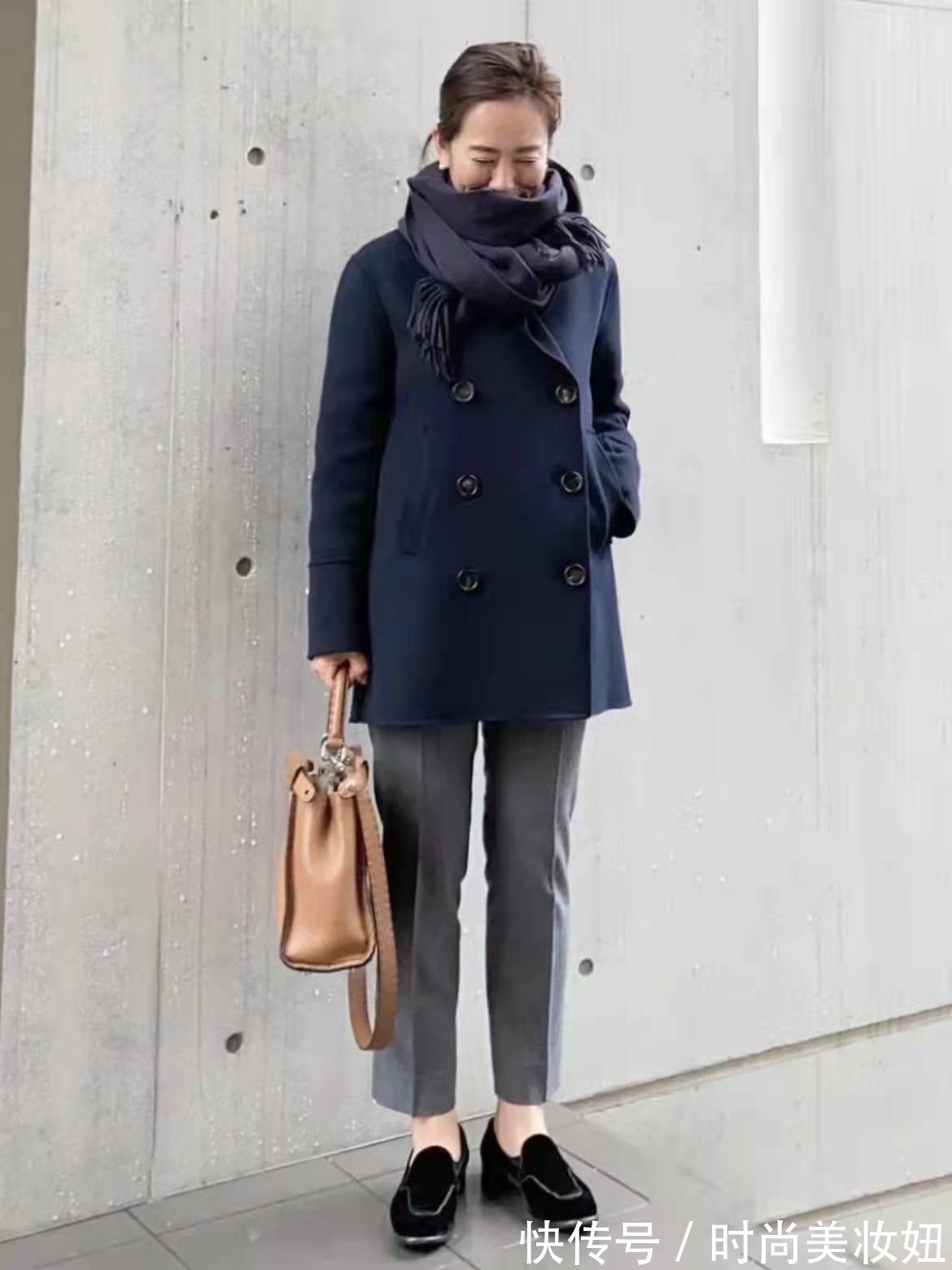 女人 上了年纪的女人,一定要学会打扮,看她相貌平平却很有气质