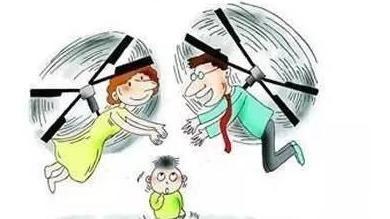 父母|家长说什么就得是什么摒弃一言堂,家长要拒做“直升机父母”