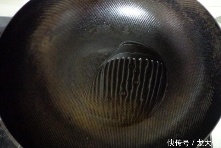 舒坦|青椒这样做,比所有蔬菜都美味,几个青椒下两碗米饭,酸辣爽舒坦