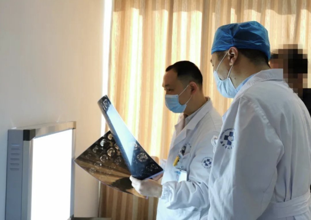 健康时报|用中草药养生，半年查出肝损伤！医生：这83种中草药别再瞎吃了