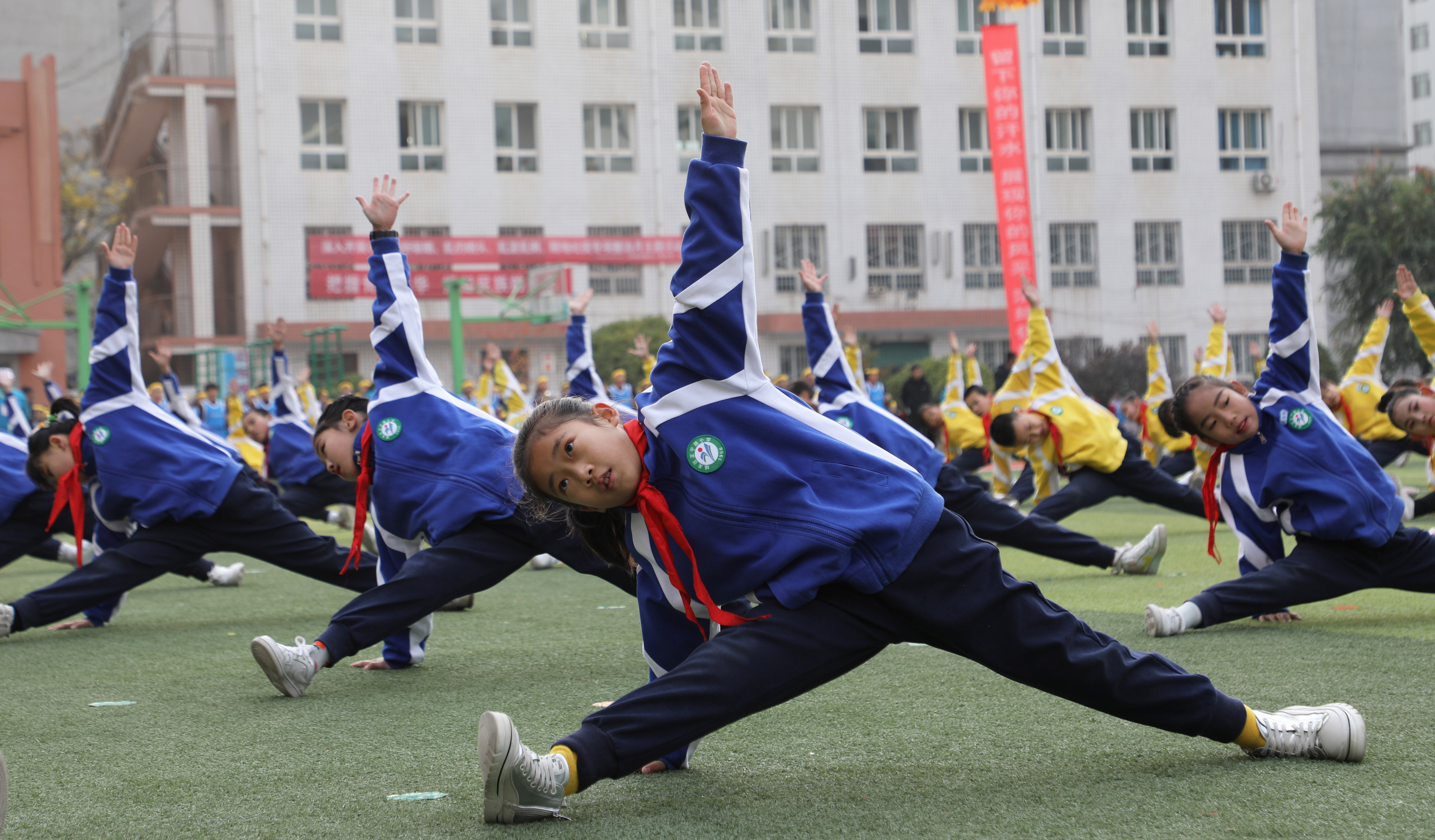 义务教育阶段|甘肃新增2.5万余个义务教育阶段城区学位