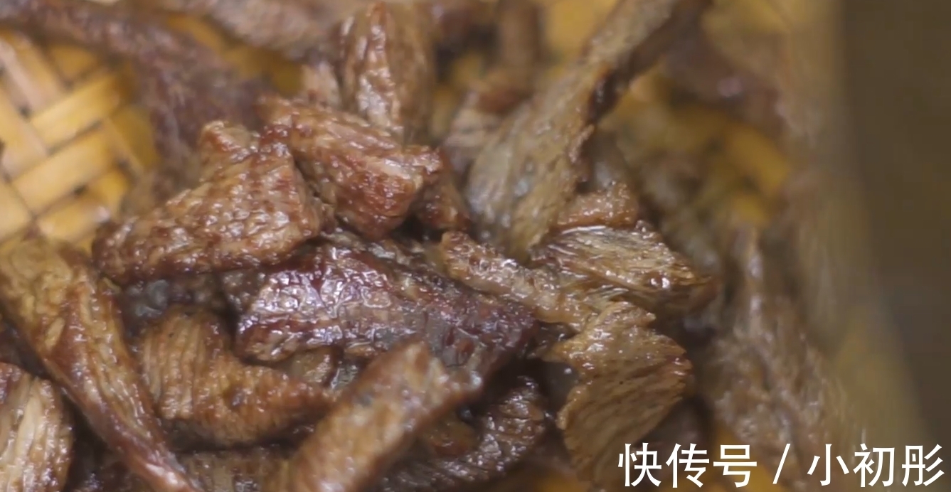 大碗|野外自制麻辣牛肉干,鲜香有嚼劲,一大碗吃到撑!追剧必备