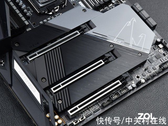 插槽|超级雕又升级了 技嘉Z590 AORUS MASTER主板评测