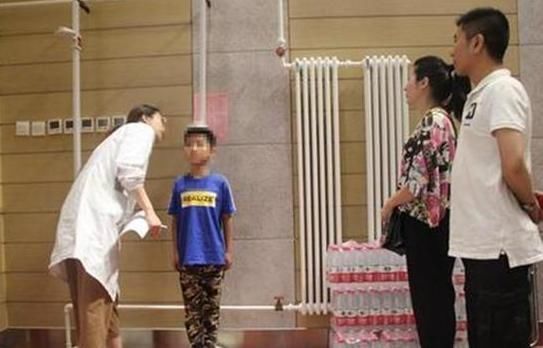 锐锐|12岁孩子一年长高20厘米,儿科主任:坚持3个习惯,爱吃饭长个快