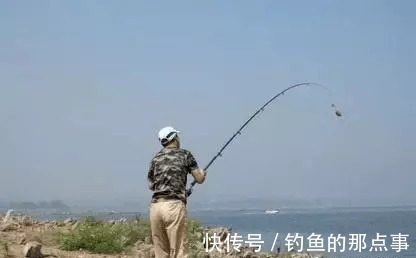 春钓鲫鱼,钓鱼点的河水有这几种“特征”,里面有大鱼群