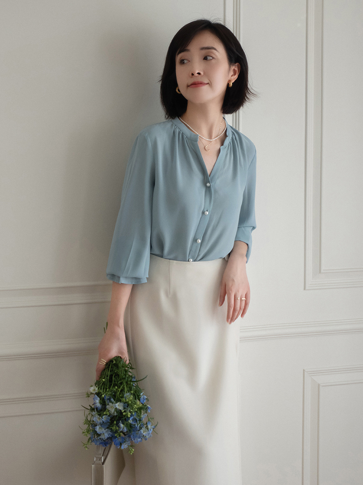 针织开衫|30+的女性怎么穿才好看,用粗条纹针织衫配薄纱半身裙,高级优雅