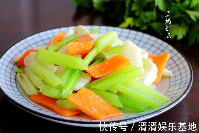 又一道纯素小炒,山药炒西芹的做法,营养健康,多吃还不怕胖