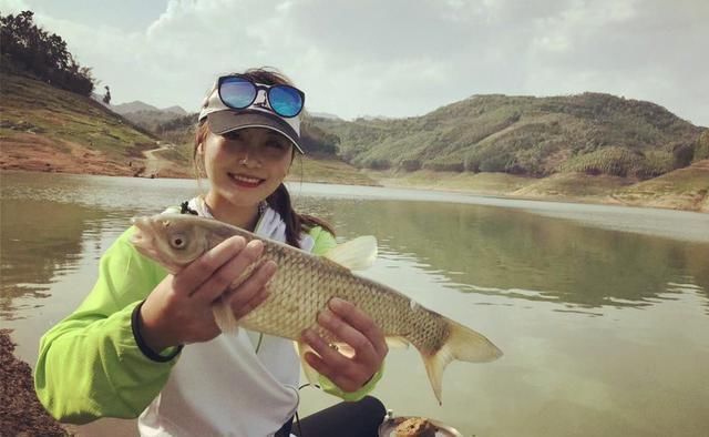 小姐姐|野钓大半辈子,竟然才知道诱鱼最管用的方法,你尝试过了吗