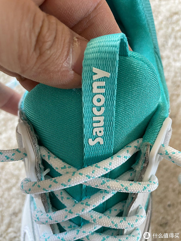 配色|Sneaker 篇一百一十八：Saucony Azura OG和Grid 8500开箱