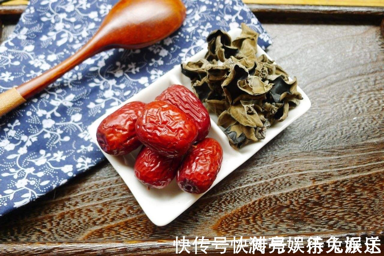 红枣性温|皮肤干燥、瘙痒多半是“血虚”，送你一个补血方，轻松搞定！