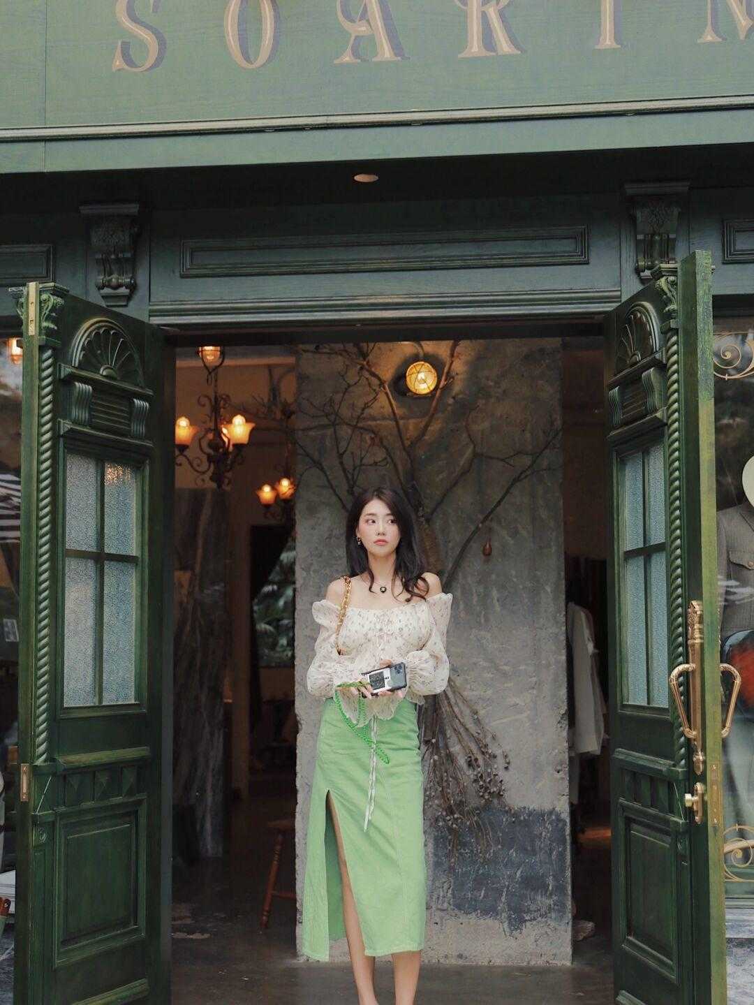 时尚博主|夏季怎么穿更温柔？这些半身裙的穿搭值得借鉴，减龄优雅又清爽