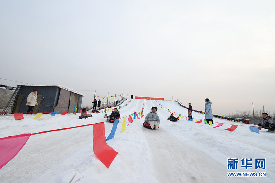 滑雪|冬奥与春节相逢｜河北平乡：农村掀起滑雪热