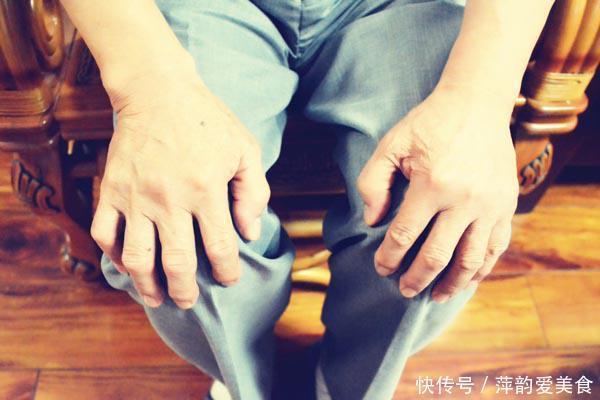 睡觉时出现3个迹象,多半是尿酸水平升高了!要尽快降尿酸