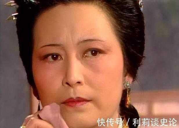 指责$贾母为何在元宵节公开指责袭人拿大?原来大有深意