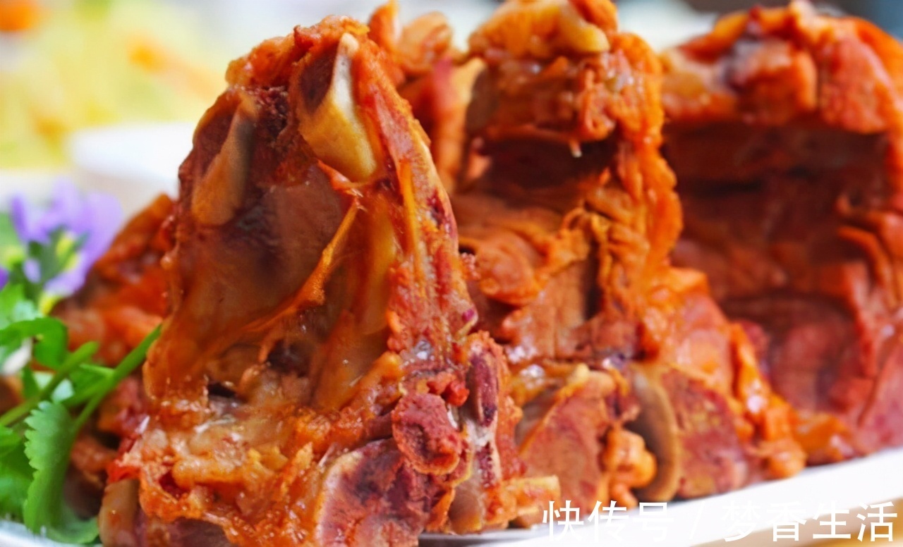 锅包肉锅包肉|东北具有代表性的11道当地特色美食,到此旅游一定不要错过了