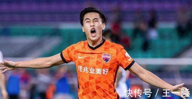 戴伟浚|国足4位新人成功上位!33岁泰山老将被重用,张玉宁取代艾克森